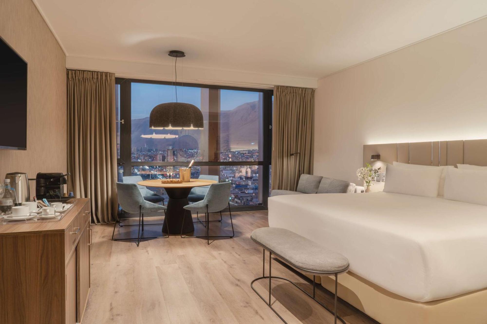 Hotel Nh Pacifico 4*